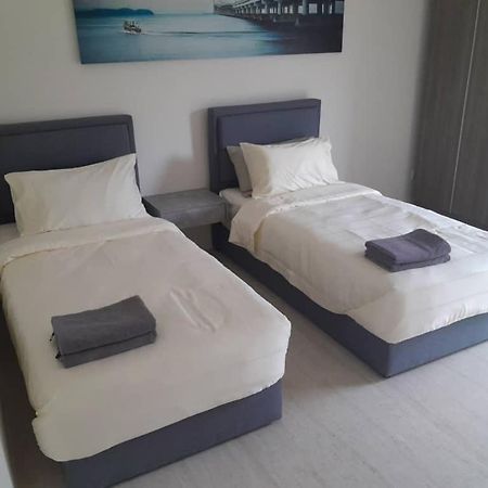By The Sea Suites - Managed By Sdb Host Бату-Ферринги Экстерьер фото