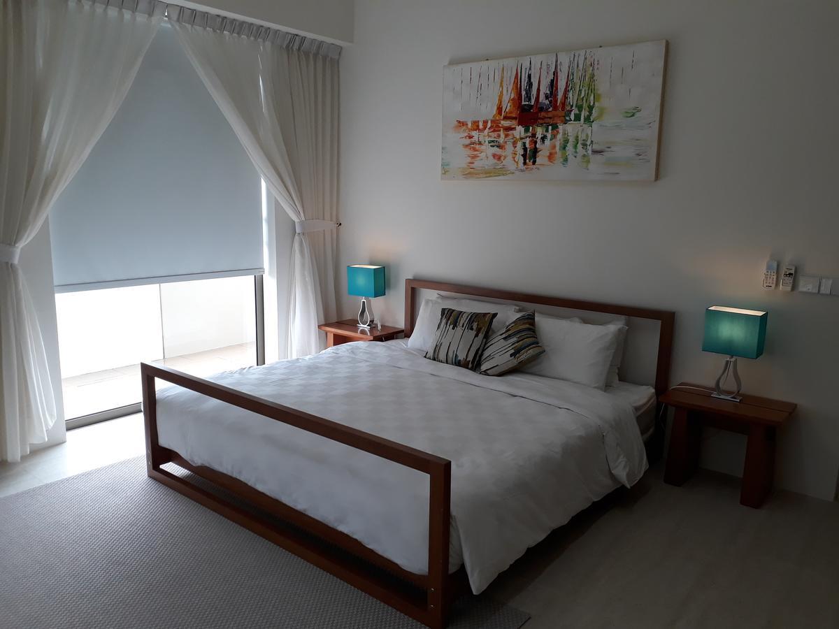 By The Sea Suites - Managed By Sdb Host Бату-Ферринги Экстерьер фото